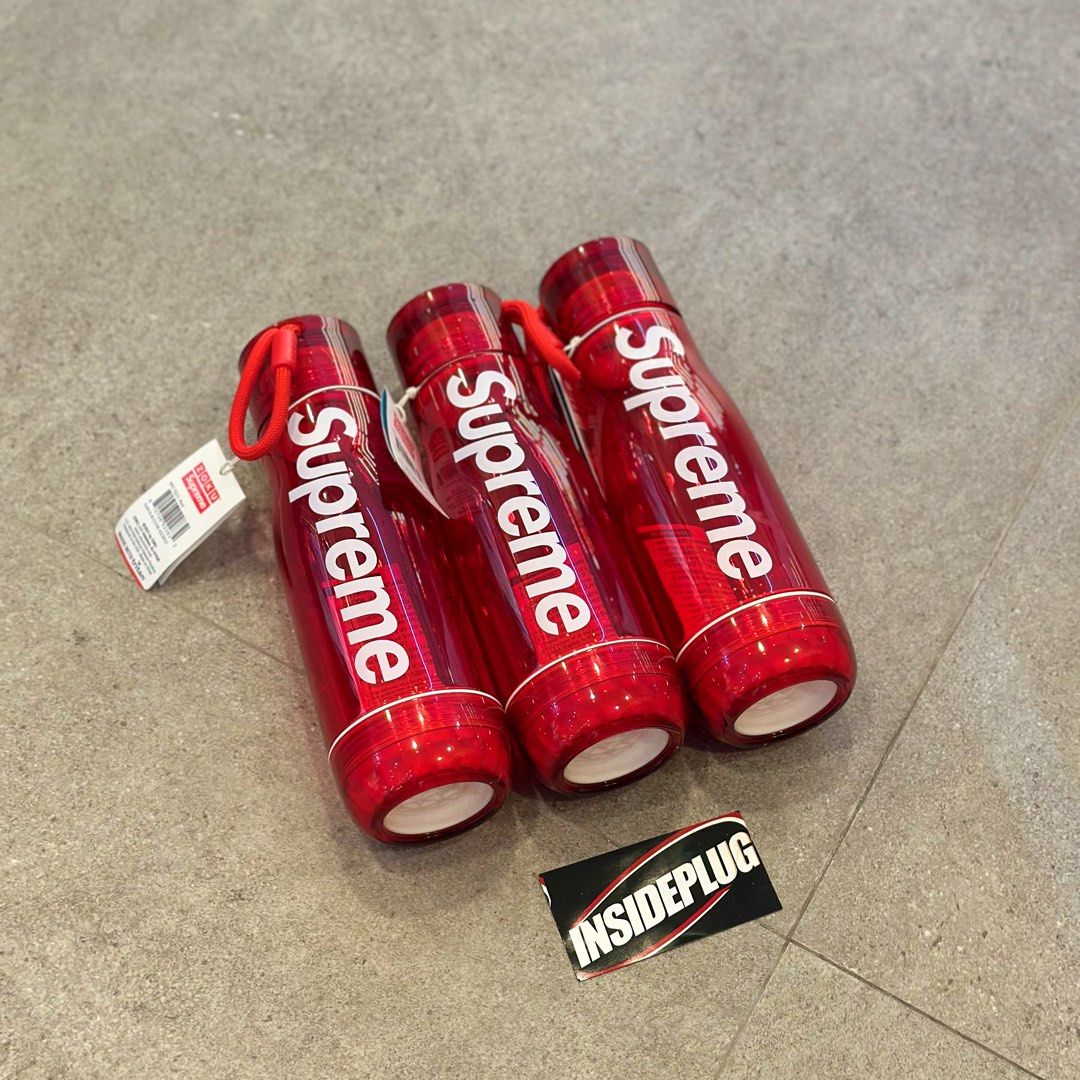 Supreme SS21 Zoku Glass Core Bottle (Category: Water Bottles & Tumblers) located in Quezon City. Submitted by inside_plug (Listing ID 1453471564, Image 2). Description: For sale Supreme SS21 Zoku Glass Core Bottle Red Brandnew Dm us to purchase.