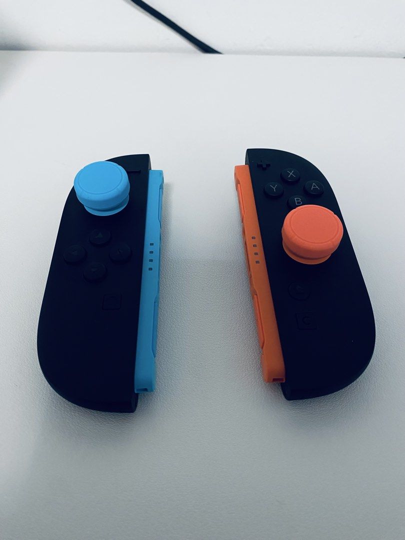 Switch 2 joycon with charging dock (Category: Nintendo) located in Caloocan City. Submitted by rjane1204 (Listing ID 1453524555, Image 2). Description: Switch 2 joy con (original) With charging dock Strap Like new twice lang nagamit No issue.