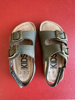 (Category: ) located in . Submitted by preloved_suu (Listing ID 1453536508, Image 1). Description: .