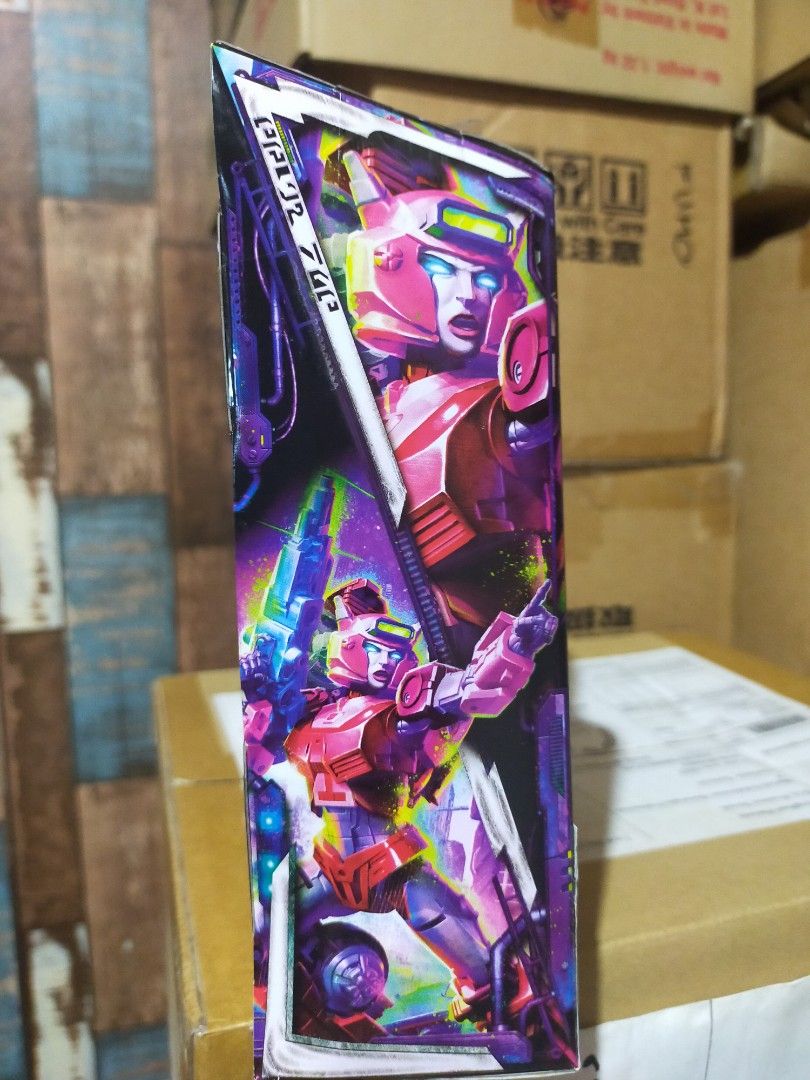 Transformers Legacy TL-12 Elita-1 (Category: Figurines & Statues) located in Quezon. Submitted by sug0it0ys (Listing ID 1453569211, Image 3). Description: *Kindly read before messaging offers. Click on the ad to see full details. No Trades ❌ Pass on Low offers ❌ No Long Reservations ❌ ================= [TAKARA TOMY] Transformers Legacy Elita-1 *2022 release *SEALED ================== *Free shipping via LBC Payment Methods: 1. E-Wallets - door to 