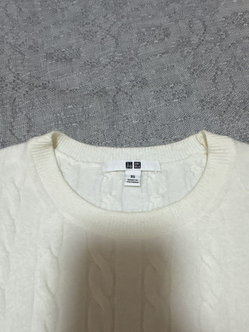 Uniqlo Cable Knit Short Sleeve Sweater (Category: Longsleeves) located in Mandaluyong City. Submitted by xxtin (Listing ID 1453545168, Image 2). Description: - Uniqlo Cable Knit Sweater - Short Sleeves - Crew Neck - Size XS - Used once.