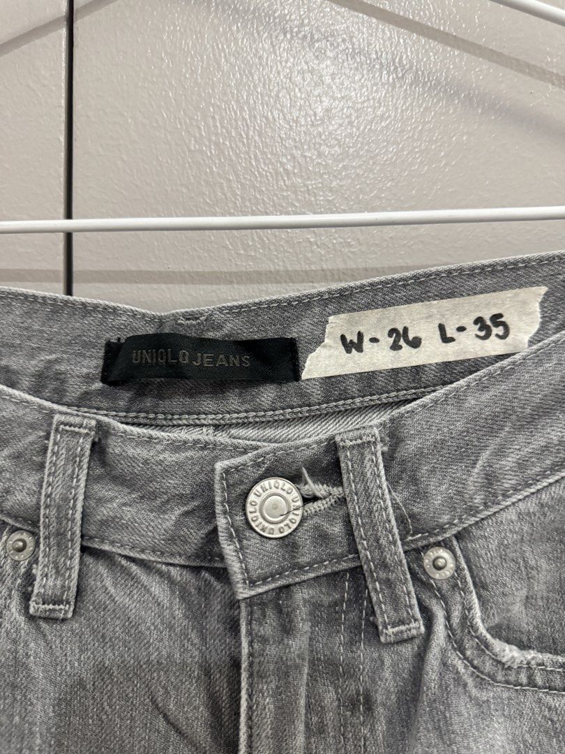 Uniqlo Grey Jeans Size 26 (Category: Jeans) located in Quezon City. Submitted by jaebaeee (Listing ID 1453578640, Image 2). Description: - Brand: Uniqlo - Color: Grey - Size: W-26 L-35 (Uniqlo sizing 22) - Material: Cotton & Tencel Lyocell - Features: Distressed detail on front left & back right pockets, cropped length.