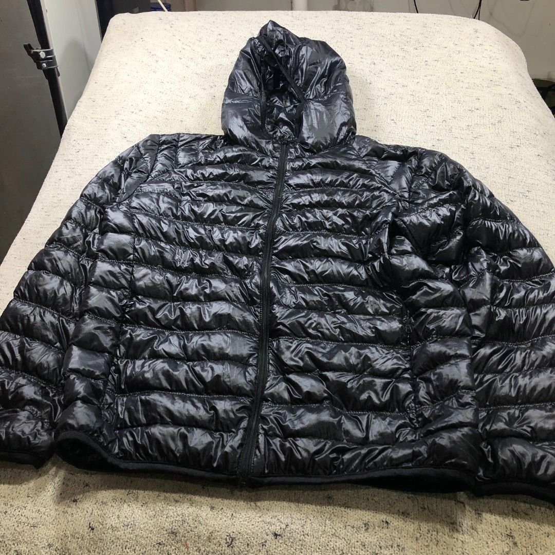UNIQLO Ultra Light Down Jacket Black Men's Size Small (Category: Coats, Jackets and Outerwear) located in Santa Rosa. Submitted by sergids (Listing ID 1453541702, Image 2). Description: UNIQLO Ultra Light Down Jacket Black Men's Size Small.
