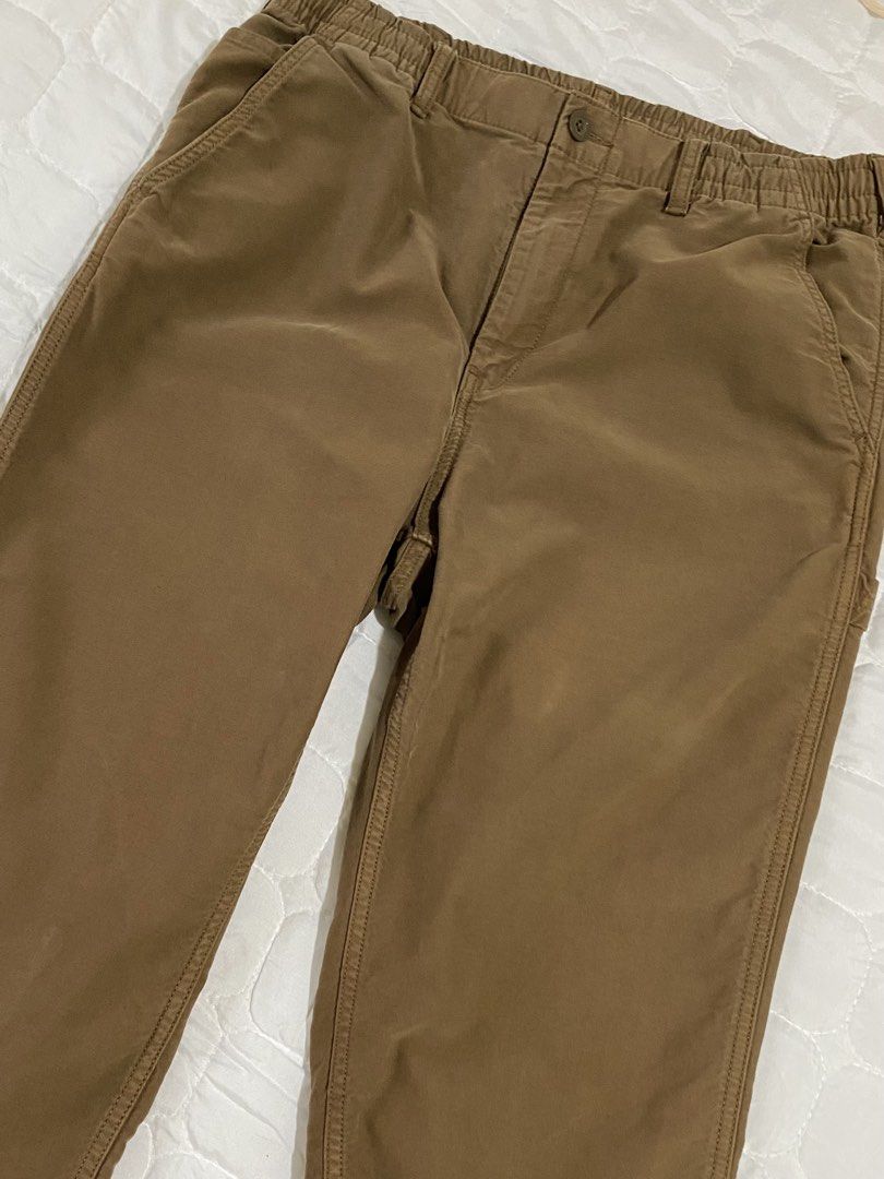 Uniqlo Wide Fit Work Pants (Category: Jeans) located in Quezon City. Submitted by brattybabe (Listing ID 1453442512, Image 3). Description: Color may vary due to lighting Dimes: W: 34 L: 37.5 Leg opening: 22 💳 Mode of payment: GCash, Paymaya, Metrobank, BPI 🚚 Courier: Lalamove, Grab Padala, J&T, or Toktok only. 🫶🏻 The buyer is responsible for the shipping cost. 💲 Payment first before shipping the item. ⛔️ Note: I do not accept returns/refund