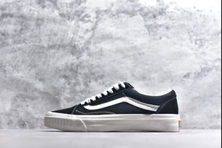 (Category: ) located in . Submitted by Outlet.Sneakers (Listing ID 1453522754, Image 1). Description: .