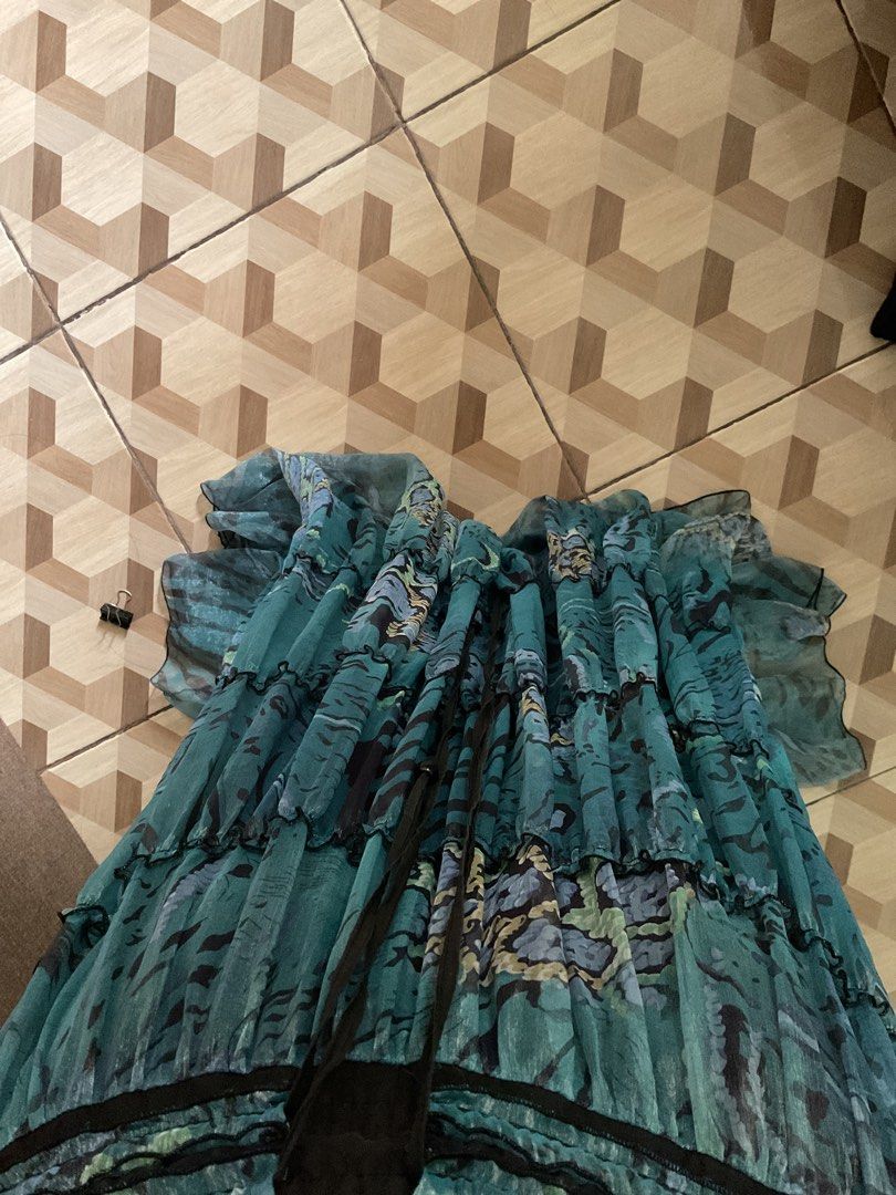 [SOLD] Vintage Boho Whimsy Layered Maxi Flowy Skirt (Category: Skirts) located in Tuguegarao City. Submitted by rewear_files (Listing ID 1451782312, Image 3). Description: It’s slightly sheer despite having a double lining, so an inner slip will be included for added coverage. (free inner slip) Waist: 22- 34in Length 39 in Mop: gcash Mod: jnt.