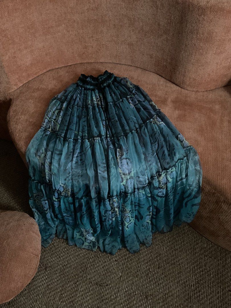[SOLD] Vintage Boho Whimsy Layered Maxi Flowy Skirt (Category: Skirts) located in Tuguegarao City. Submitted by rewear_files (Listing ID 1451782312, Image 2). Description: It’s slightly sheer despite having a double lining, so an inner slip will be included for added coverage. (free inner slip) Waist: 22- 34in Length 39 in Mop: gcash Mod: jnt.