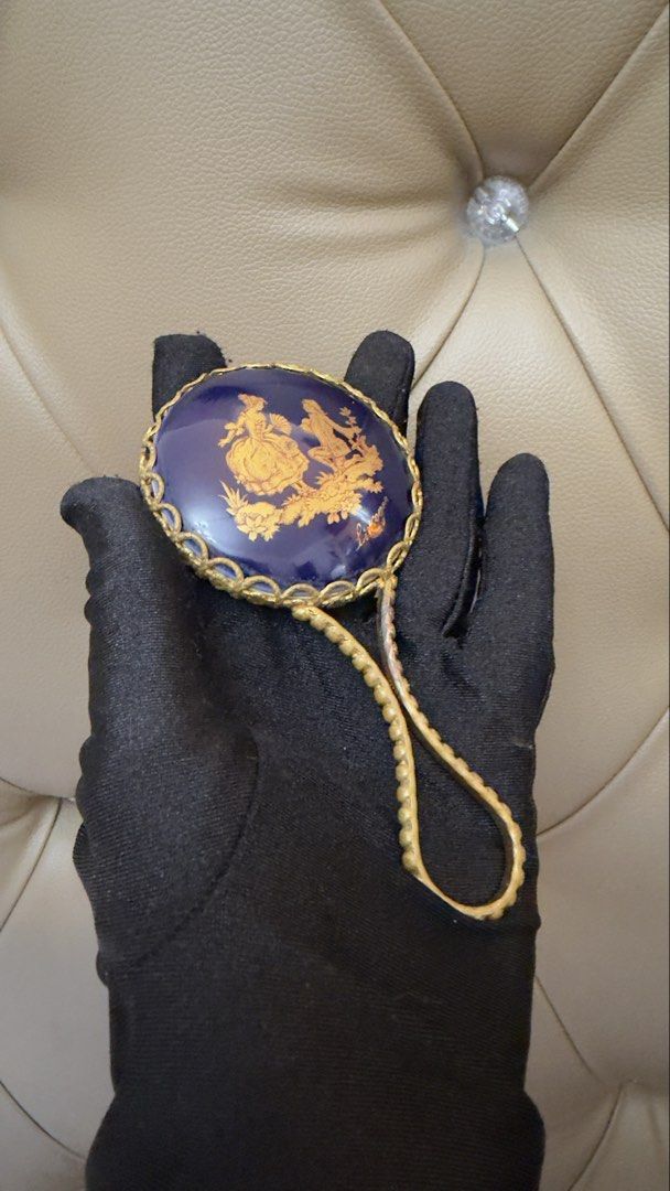 vintage mini mirror (Category: Mirrors) located in Manila. Submitted by tepohj888 (Listing ID 1453609415, Image 3). Description: no flaws.