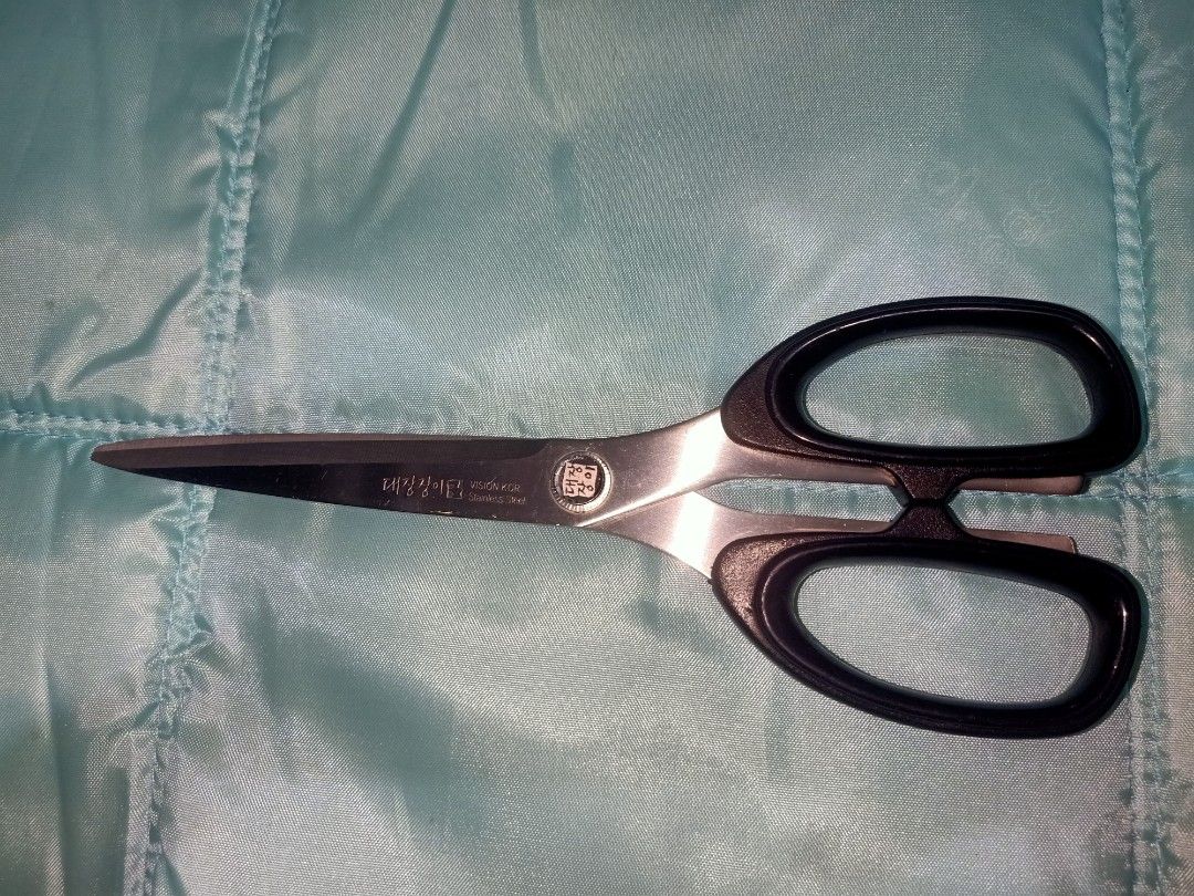 VISION KOR Stainless Steel Scissors (Category: Knives & Chopping Boards) located in Pasig City. Submitted by urdal01 (Listing ID 1453589511, Image 2). Description: - Sharp stainless steel blades - Comfortable black handles - Ideal for crafting and general use - Approximately 8 inches in length.
