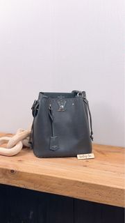 (Category: ) located in . Submitted by vintage_sac (Listing ID 1453594653, Image 1). Description: .