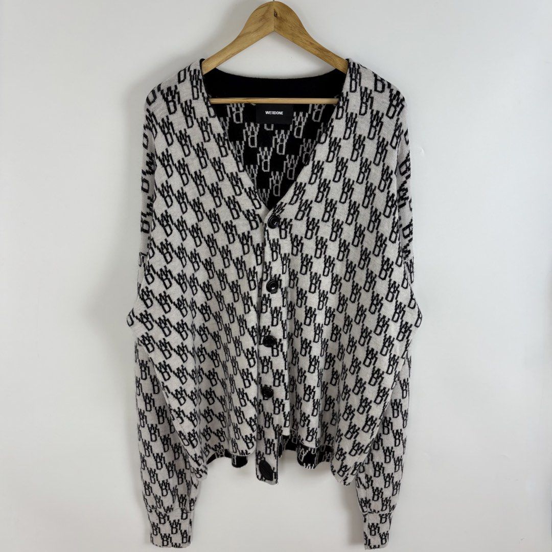 Welldone Logo Jaquard Ivory Cardigan (Category: Coats, Jackets and Outerwear) located in Calamba. Submitted by 2muchclothes_ (Listing ID 1453534235, Image 1). Description: Measurements Size: Medium Width: 28.5 Length: 28 Shoulder: 29 Sleeve: 26 Boxy Fit .
