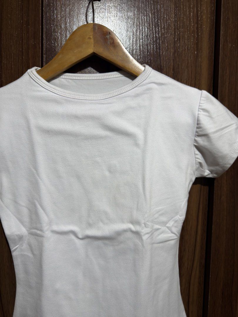 White Basic Top (Category: Shirts) located in Cavite. Submitted by rrppreloved (Listing ID 1453573079, Image 2). Description: Can fit S-SEMI MED.