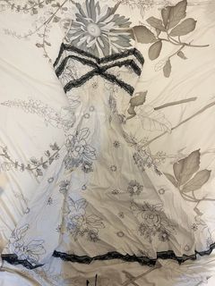 (Category: ) located in . Submitted by wardrobefinds101 (Listing ID 1453585946, Image 1). Description: .