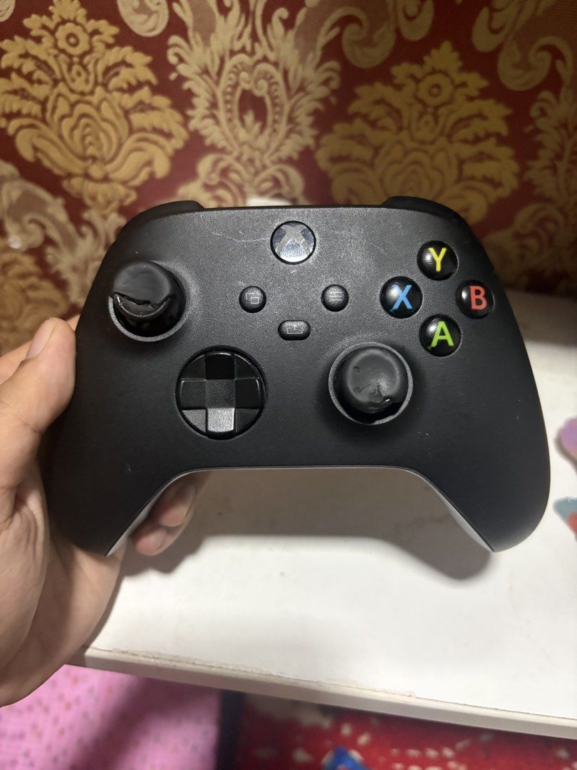 Xbox Controller (Category: Controllers) located in Kampung Sungai Ara. Submitted by mekradzi (Listing ID 1453552722, Image 1). Description: Condtion mcm dalam gambar , controller ada drift sikit pada analog sebelah kiri . Boleh connect iphone / android dan pc jugak . Sesuai untuk sparepart atau nak repair . Apa2 boleh pm area sg petani / penang dan post kepada yang percaya.