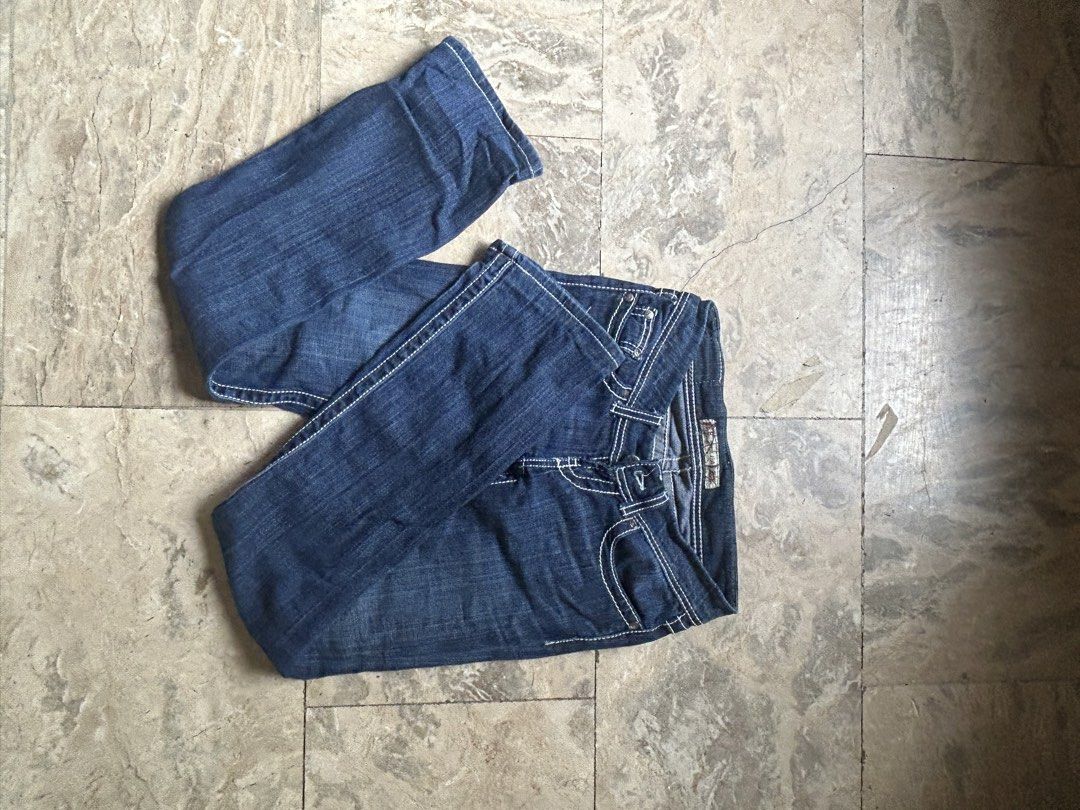 y2k bootcut jeans (Category: Jeans) located in Las Pinas. Submitted by dy_declutter (Listing ID 1453490141, Image 1). Description: pm for specific measurements.