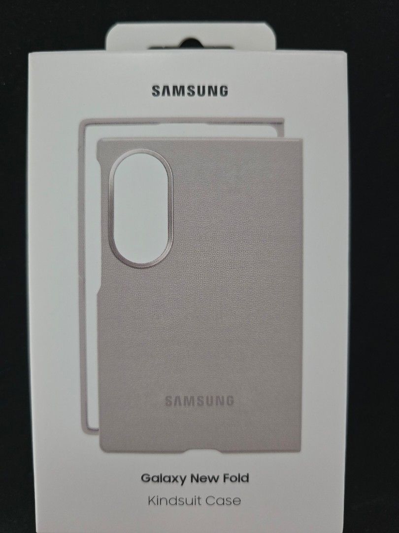 z_fold_8_case_with_stand_1785755236_1556d146_progressive.jpg