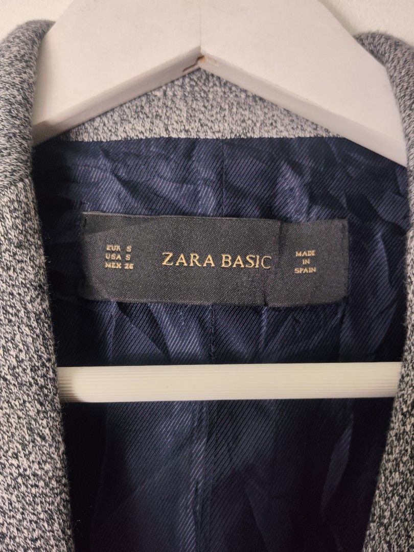 ZARA BASIC BLAZER (Category: Others Tops) located in Quezon City. Submitted by needforthrift (Listing ID 1453576299, Image 2). Description: excellent condition size small to med 10/10 Color rate no issue.