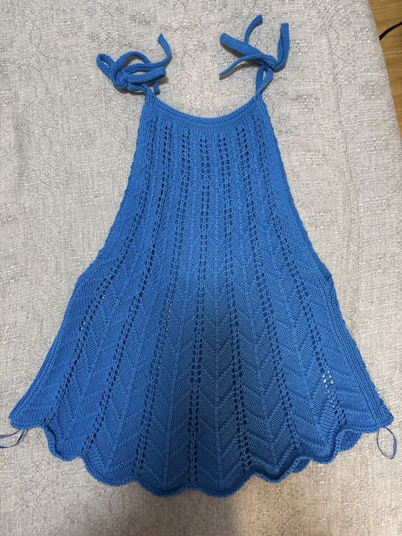 Zara Blue Knit Crochet Tie Strap Top (Category: Sleeveless) located in Mandaluyong City. Submitted by xxtin (Listing ID 1453545344, Image 1). Description: - Zara blue knit crochet top - Features tie shoulder straps - Scalloped hemline for a delicate finish.