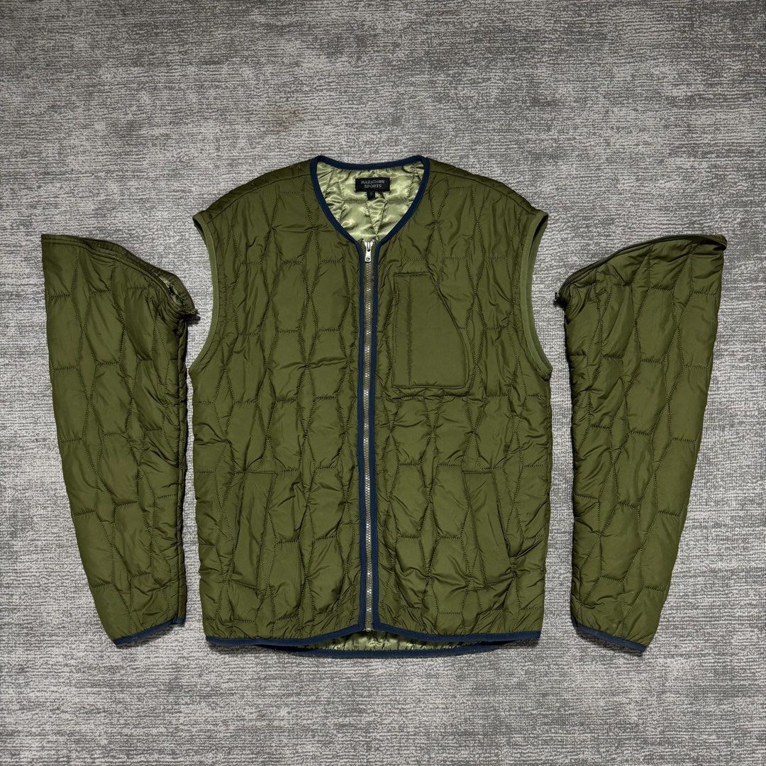 2in1 convert to vest puffer jacket (Category: Activewear) located in San Carlos. Submitted by used.but.not.abused. (Listing ID 1458585808, Image 3). Description: Top: 2in1 vest jacket puffer Width x Length: 20x25 Sleeve: 21 Condition: 9/10 Issue: none.