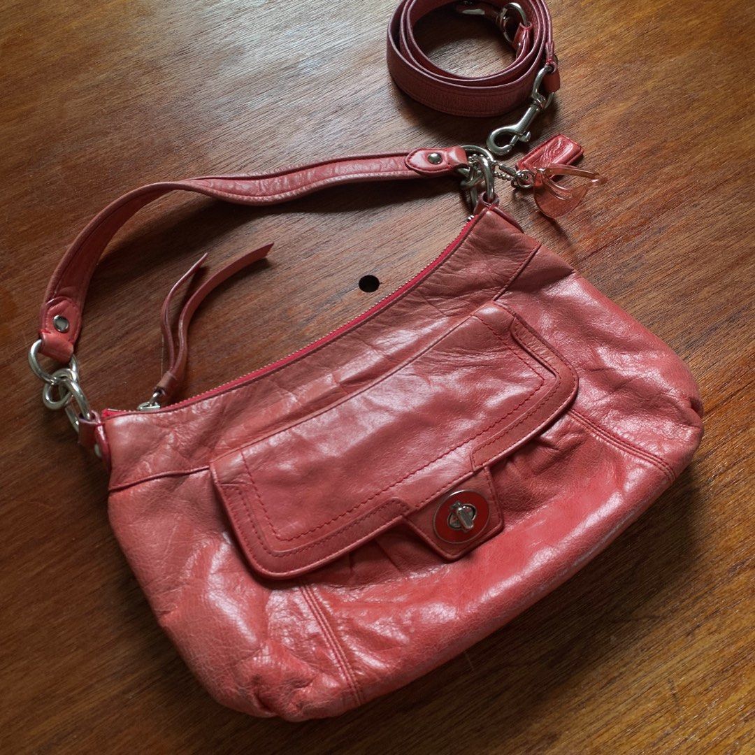 90’s Coach Poppy 2 Way Bag (Category: Shoulder Bags) located in Cabuyao City. Submitted by swavy.yer (Listing ID 1458599680, Image 2). Description: 90’s Coach Poppy 2 Way Bag Salmon Pink 🏷️2500.