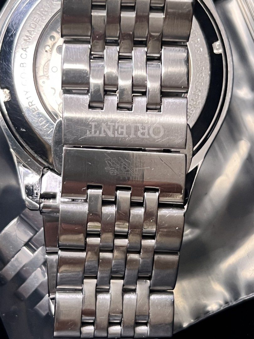 中古表 （分類：手錶）位於 Hong Kong。 由 kihing428 提交（商品編號 1458580919，圖片 5）。簡介： 原裝東方自動日歷＇鬼佬尺寸＇直徑40 mm以上，原裝帶有長＇自行改短。