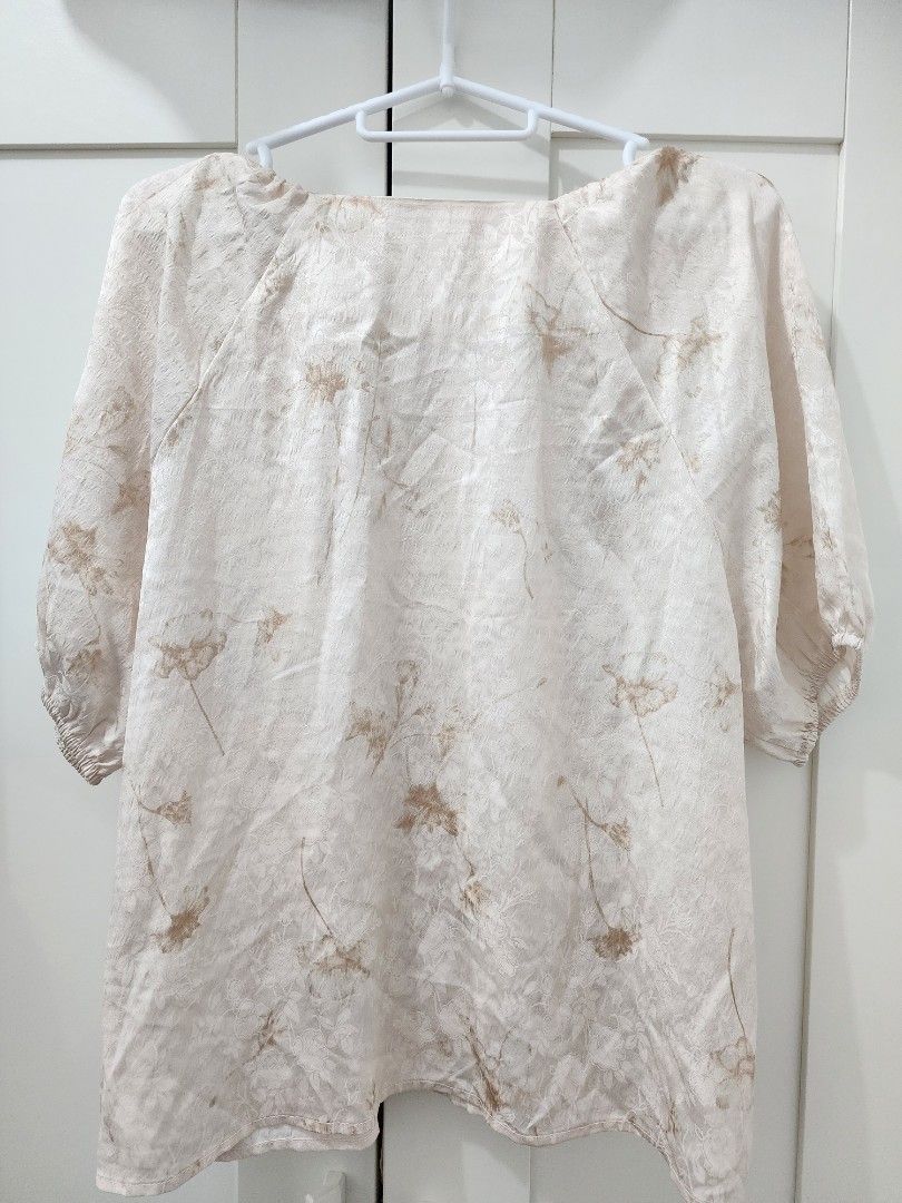 🤍 Flowy Cream Puff Blouse 🤍 (Category: Blouses) located in Manila. Submitted by cozycloud.collection (Listing ID 1458665630, Image 3). Description: 📏 Fits Small to Semi-Large ⭐ Condition: 10/10 ‼️ FREE SHIPPING ‼️.