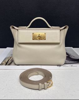 （分類：）位於 。 由 bellize.luxury 提交（商品編號 1458676613，圖片 1）。簡介： 。