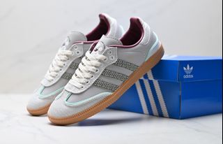 (Category: ) located in . Submitted by khai.uasneakers (Listing ID 1458680042, Image 1). Description: .