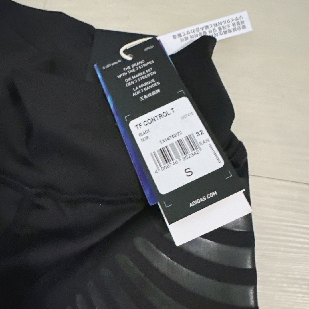 Adidas TF Control T Leggings Black Size S （分類：運動服裝）位於 Hong Kong。 由 acstseller 提交（商品編號 1458665359，圖片 3）。簡介： Adidas Techfit Control T leggings. Black, size S. Features a cool ribbed pattern on the legs. Great for workouts or everyday wear. Still has the tags on.。