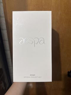 （分類：）位於 。 由 arena_kpop 提交（商品編號 1458634604，圖片 1）。簡介： 。