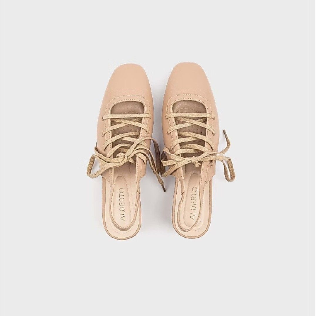 ALBERTO Heels Lace Up Flats Square Toe (Category: Flats & Sandals) located in Cavite. Submitted by lynnemay (Listing ID 1458599022, Image 3). Description: - Brand: Alberto - Size: EU 37 - Color: Beige - Toe Shape: Square Toe - Not advisable on wide feet.