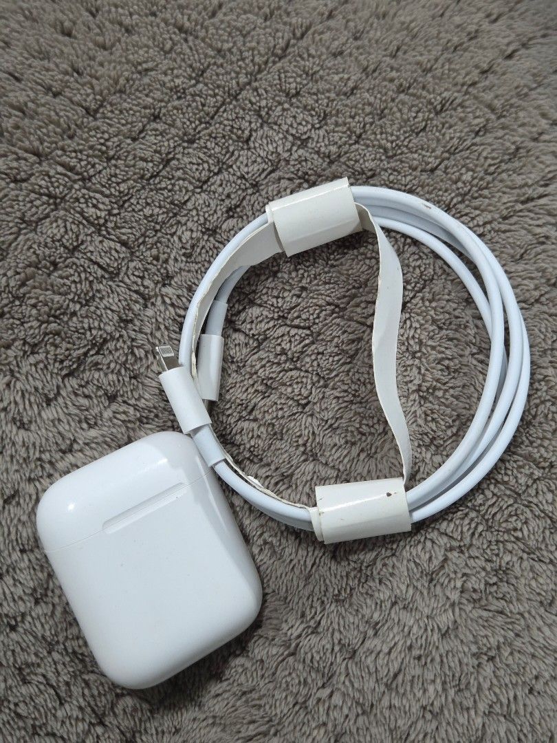 APPLE AIRPODS 1ST GEN — ORIGINAL (Category: Earphones) located in Manila. Submitted by jane_015 (Listing ID 1458662626, Image 1). Description: 🎧 APPLE AIRPODS 1ST GEN — ORIGINAL 💰₱3,000 Looking for affordable Apple AirPods? ✨ Pre-loved AirPods 1st Generation, perfect for music, calls, videos, and everyday use! 📌 ITEM DETAILS ✅ Working properly ✅ Both earbuds working ✅ With charging case ✅ With charging cord ✅ Good condition 📦 Pre-loved / used