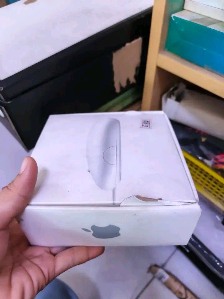 Apple MB112LL/B Optical Mouse (Category: Mouse & Mousepads) located in Abucay. Submitted by source8600 (Listing ID 1458523932, Image 1). Description: .