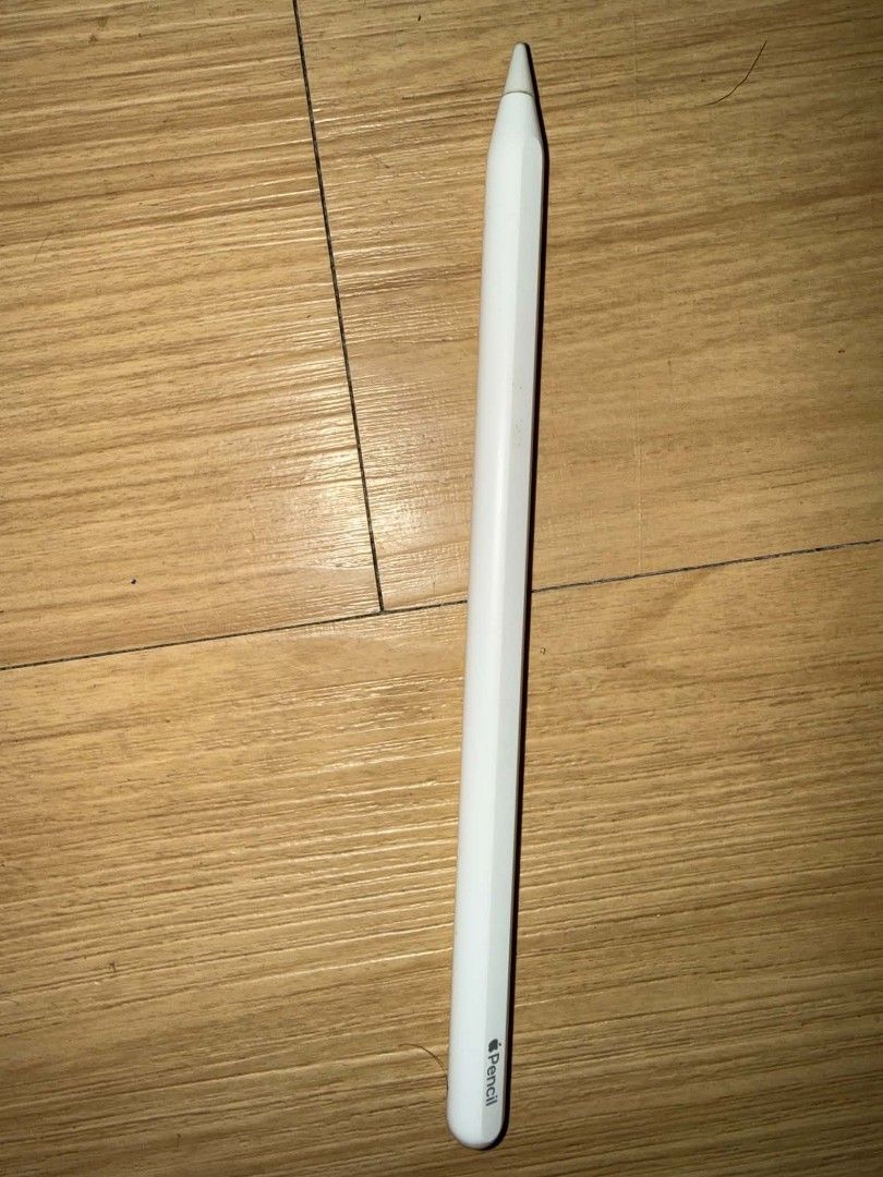 Apple Pen 2nd Gen (Category: Other Mobile & Gadget Accessories) located in Manila. Submitted by sammybodi18226 (Listing ID 1458590883, Image 1). Description: Model: Apple Pen 2nd Gen Year bought: 2024 Where: Italy apple store Original price: 8k Inclusion: Just the pen itself (naiwan na yung box and extra tip sa italy) RFS: barely used anymore 🚚: meet up only or lalamove (sf will be shouldered by buyer).