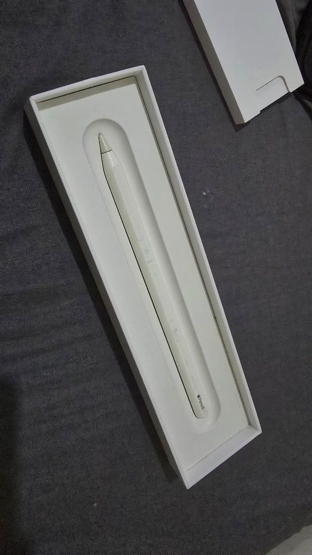 Apple Pencil Gen 2 (Category: Office & Business Technology) located in Quezon City. Submitted by aaarqueza (Listing ID 1458504643, Image 3). Description: Apple Pencil Gen 2 Price: 4000 RFS: Switching to Apple Pencil Pro .