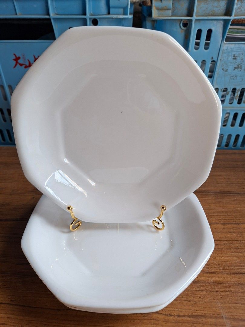 Arcopal Octagonal Plate 19.5cm (Category: Dinnerware & Cutlery) located in Consolacion. Submitted by luxekerei (Listing ID 1458561429, Image 1). Description: 4pcs available arcopal octagonal bowl 17cm diameter 3.5cm deep 6pcs available octagonal bowl - 17.5cm diameter 3.5cm deep 4pcs available.