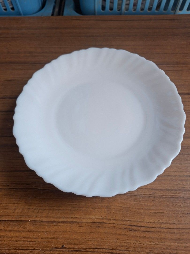 Arcopal Scalloped Rim Plate 19cm (Category: Dinnerware & Cutlery) located in Consolacion. Submitted by luxekerei (Listing ID 1458571134, Image 2). Description: 6pca available Arcopal Scalloped Rim Shallow Bowl 18cm 3cm deep 13pcs available Arcopal Small Bowl 11.5cm & 11cm 6pcs available.