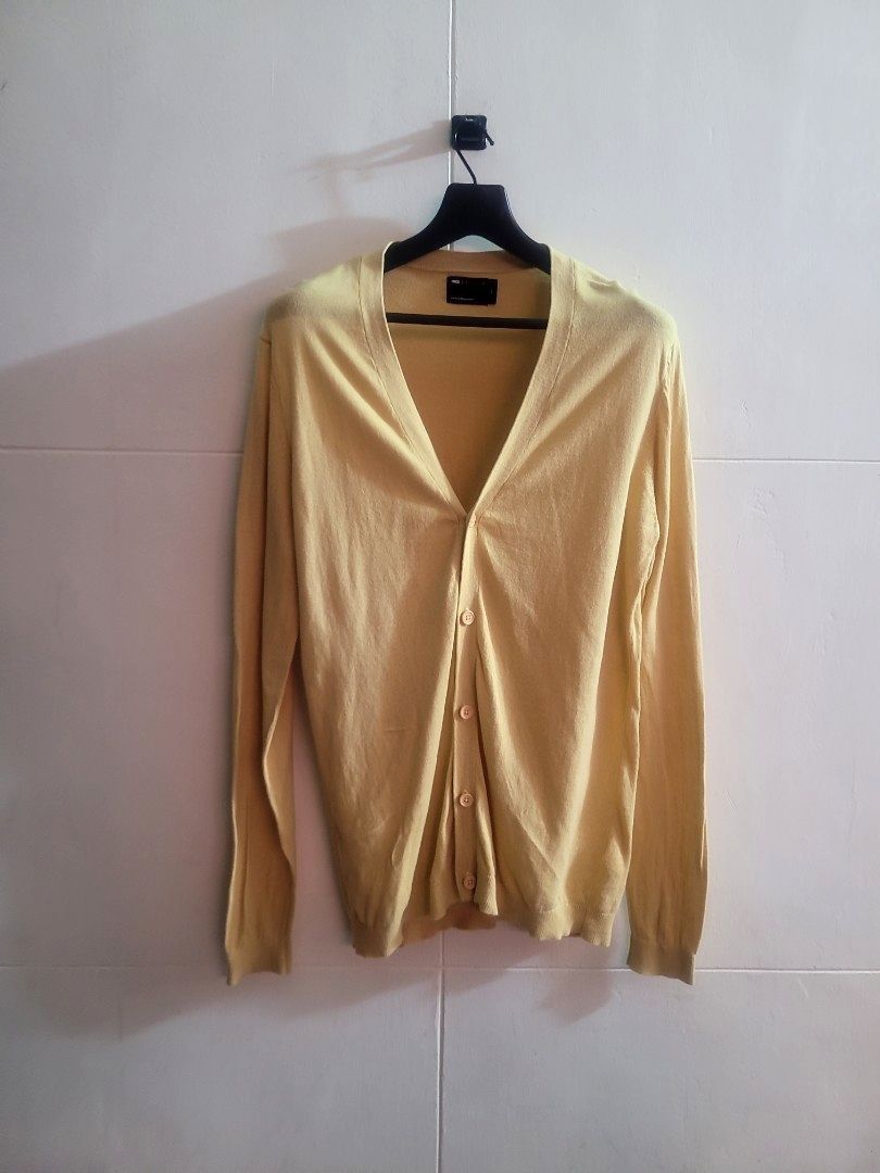 ASOS Cardigan. As new (Category: Coats, Jackets and Outerwear) located in Los Banos. Submitted by lopecruz (Listing ID 1458577433, Image 2). Description: Aut 21"armpit laid flat 32"length like new M to L.
