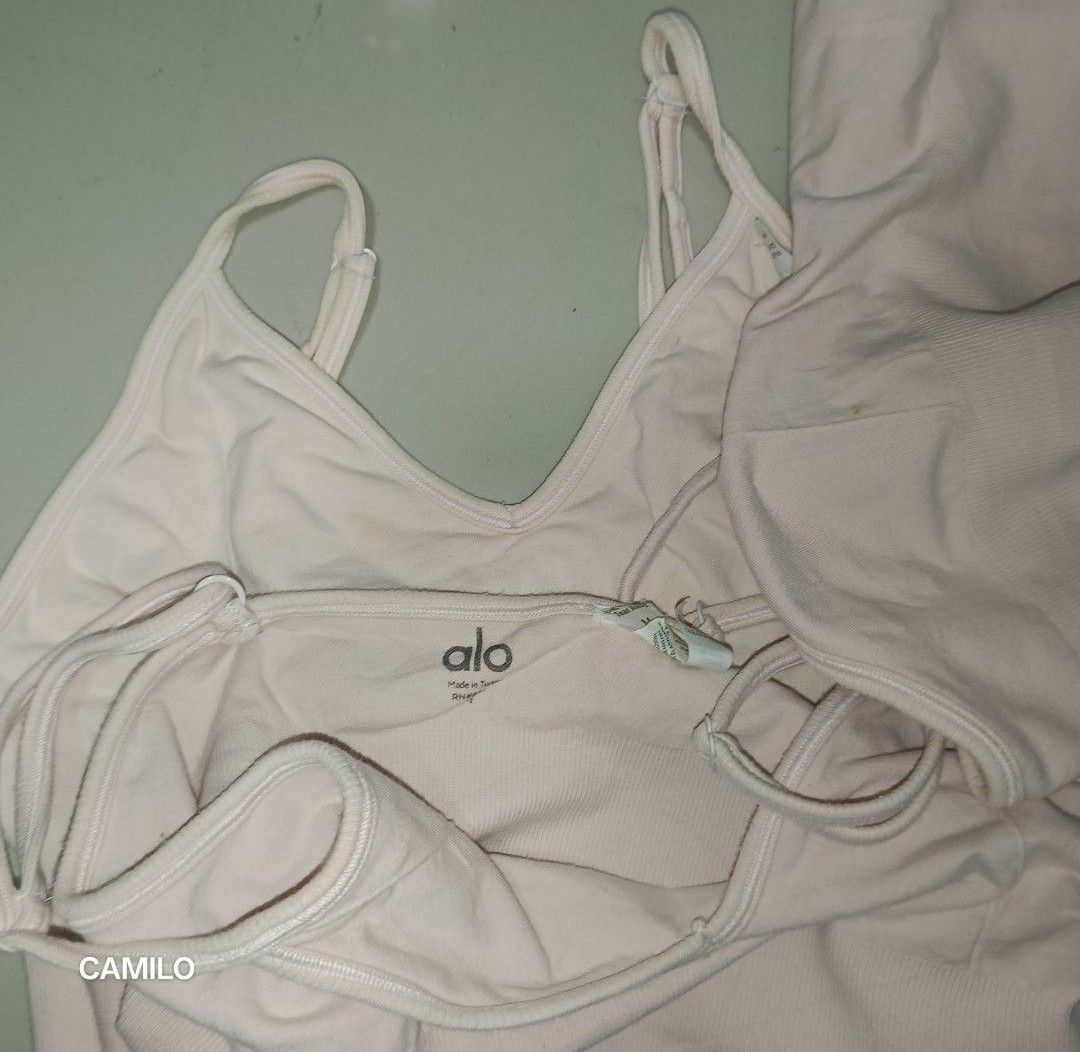 Aspack Alo sports bra medium (Category: Activewear) located in San Jose del Monte. Submitted by qu4litees (Listing ID 1458624656, Image 3). Description: all medium size need wash yellow sweat stains +sf.