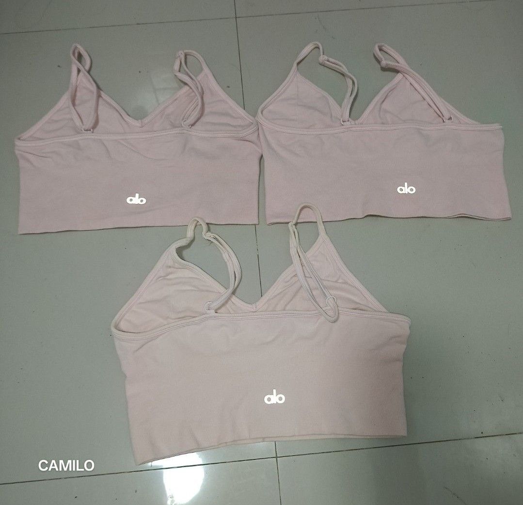 Aspack Alo sports bra medium (Category: Activewear) located in San Jose del Monte. Submitted by qu4litees (Listing ID 1458624656, Image 1). Description: all medium size need wash yellow sweat stains +sf.