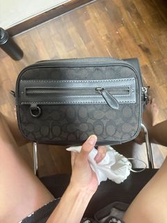 (Category: ) located in . Submitted by sellingcheaplaaplsbuy (Listing ID 1458609718, Image 1). Description: .