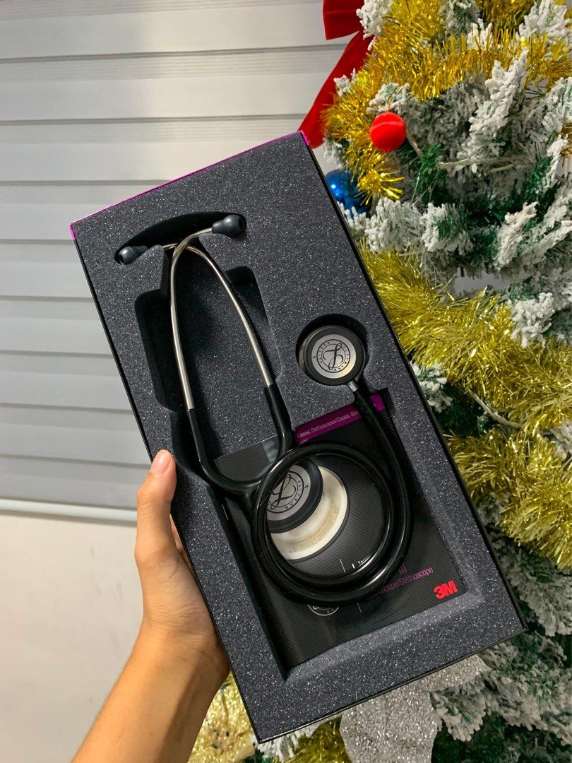 Authentic Littman Classic III Stethoscope (Category: Medical Supplies & Tools) located in San Fernando. Submitted by micropewpews (Listing ID 1458677808, Image 2). Description: Littmann Classic III Stethoscope — Brand New Brand new, complete set in original box (still sealed/unused). Bought for ₱9,500, selling at ₱8,999 since I ended up not needing it. ✅ 100% authentic 3M Littmann ✅ Complete with tunable diaphragm, dual-lumen tubing, spare eartip