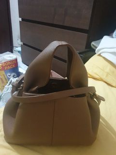 (Category: ) located in . Submitted by gatsbygirl88 (Listing ID 1458643269, Image 1). Description: .