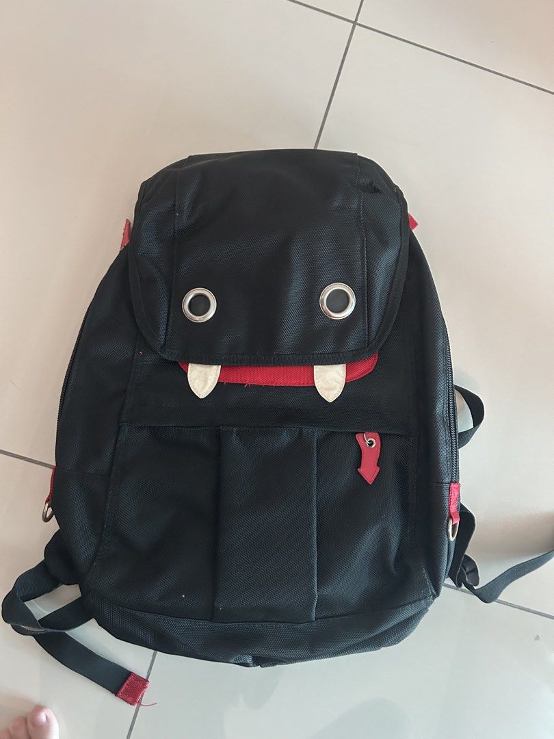 Backpack (Category: Bags & Wallets) located in Georgetown. Submitted by livecrystal-9618 (Listing ID 1458566257, Image 3). Description: .