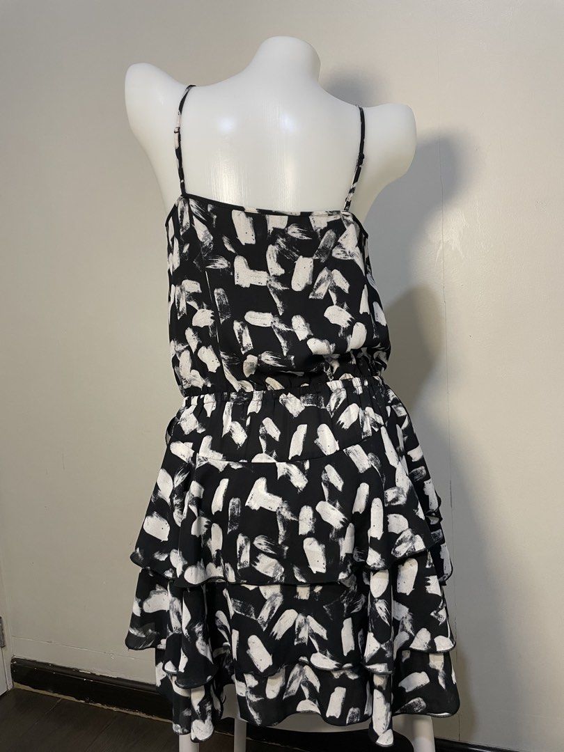 Banana Republic Dress (Category: Dresses) located in Santa Rosa. Submitted by thevintagesource.ph (Listing ID 1458678615, Image 2). Description: .