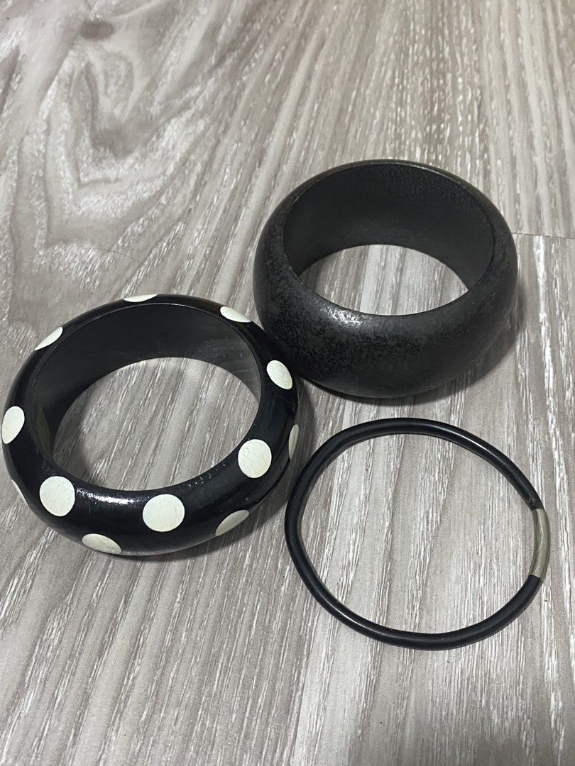 bangles | stack | affordable (Category: Body Jewelry) located in Baguio. Submitted by r4in3.e (Listing ID 1458569371, Image 2). Description: @stax.baguio polka: ₱80 (6pcs available) chunky black: ₱150 thin black: ₱40 (deformed) set: ₱250 only.