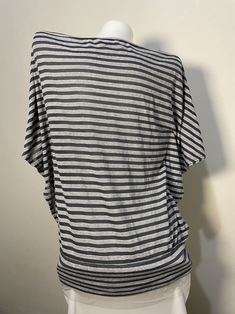 Bega blouse (Category: Blouses) located in Santa Rosa. Submitted by thevintagesource.ph (Listing ID 1458687880, Image 2). Description: .