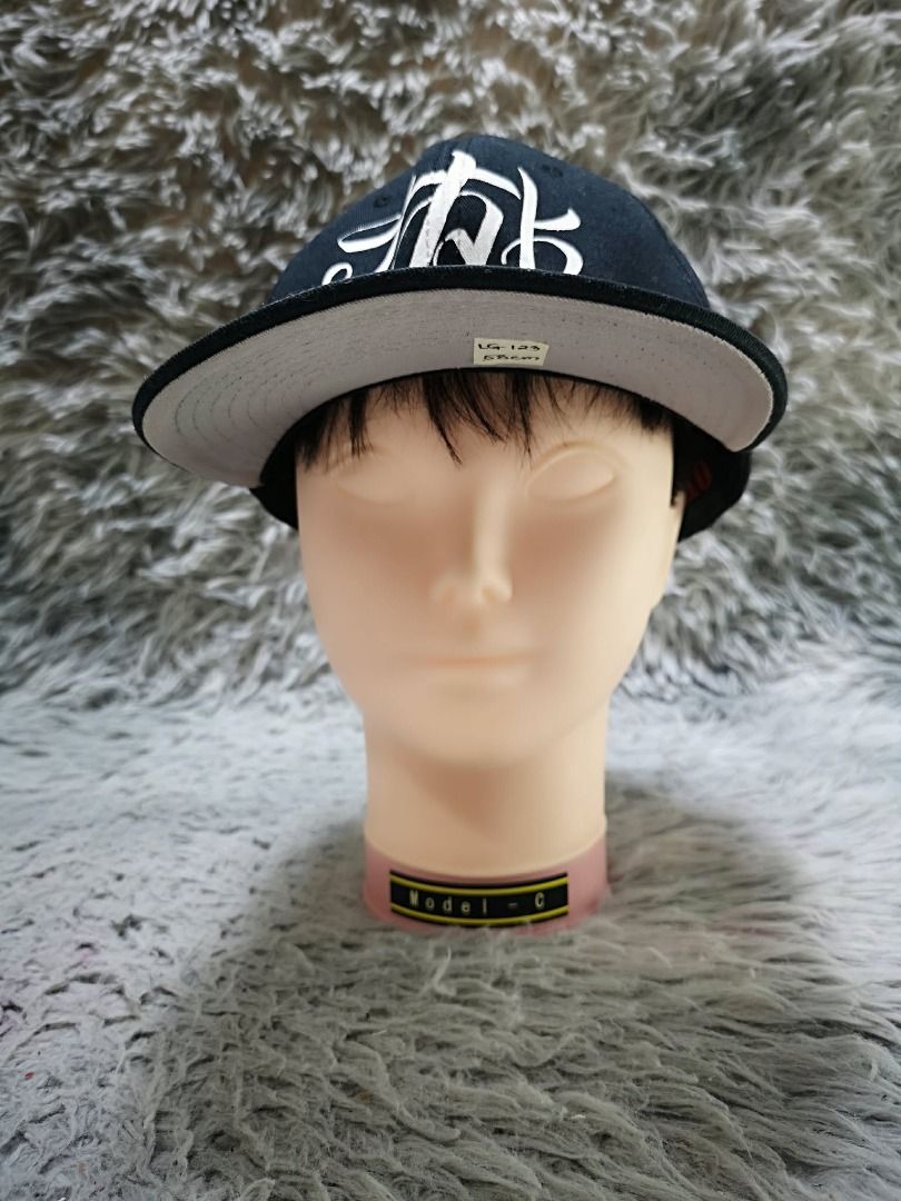 Black Snapback Baseball Cap (Category: Caps & Hats) located in Santa Cruz. Submitted by jmy_surplus.2 (Listing ID 1458551509, Image 3). Description: Size ; 58cm Color ; Black Type ; Baseball cap Brand ; No brand Material ; Nylon Style ; Black Baseball cap LG 123 JMY 5 Batch #216.