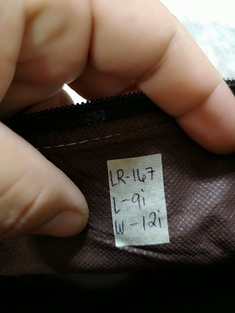 Black Soft Leather Crossbody Bag (Category: Cross-body Bags) located in Santa Cruz. Submitted by jmy_surplus.2 (Listing ID 1458570225, Image 2). Description: Size ; L - 9 W - 12 Color ; Black Type ; Crossbody Bag Brand ; No Brand Material ; Leather Style ; Black Zipper Closure Crossbody Bag LR 167 JMY 5 Batch #216.