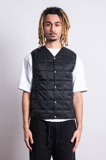 Black Vest (Category: Tshirts & Polo Shirts ) located in Munoz. Submitted by aj_findss (Listing ID 1458653218, Image 1). Description: .